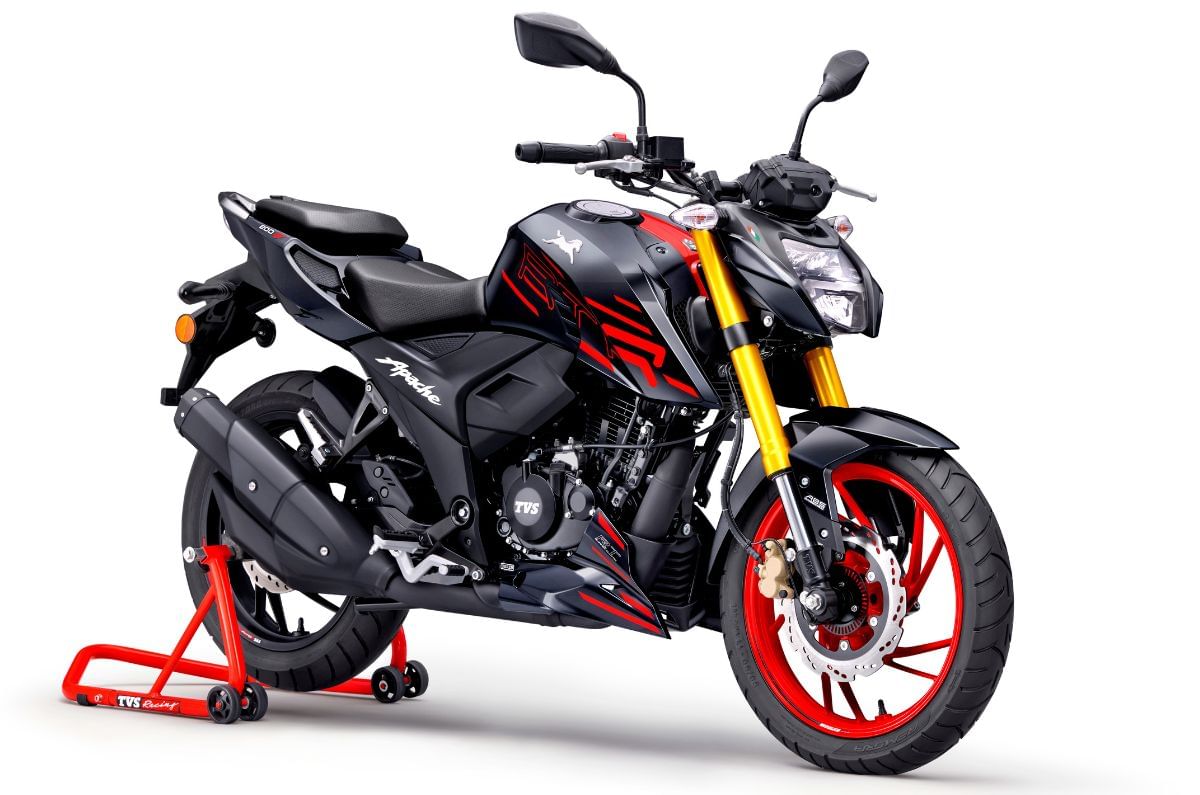 2025 TVS Apache RTR 200 4V in Glossy Black